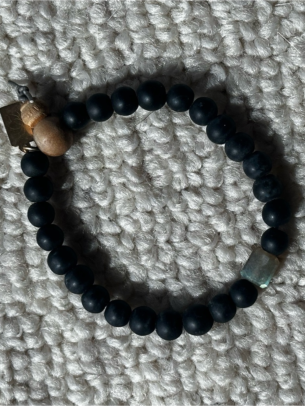 Judith Bright Matte Black Beaded Bracelet with labradorite stone - Picture 3 of 4